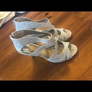 Women’s Gianni Bini Silver Rhinestone Size8 Heels